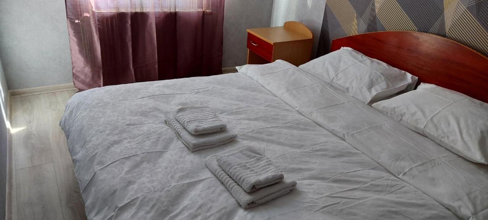 White Rooms On City Center Lviv Buitenkant foto
